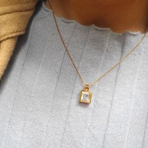 Limited Offer: Crystal Energy Pendants - AAA grade 2 carat fine cut)